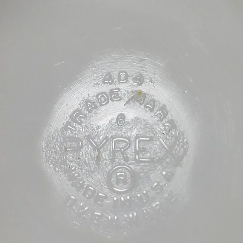 Vintage Pyrex #404 Mixing Bowel 4 Quart Yellow